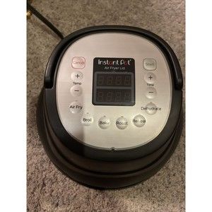 Instant Pot 6 Quart Dehydrate Air Fryer Lid. Working, Great Condition.